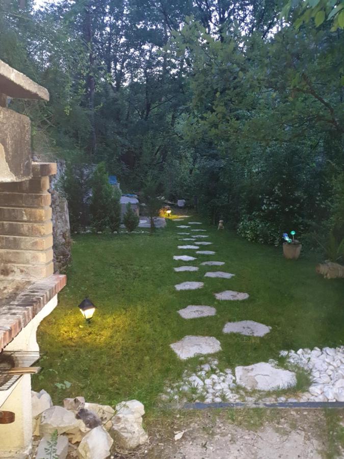 Chalet Type Studio De Charme Avec Jacuzzi Guest House Touet-de-l'Escarene Exterior photo